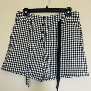 NWT Rag and Bone New York Black and White Belted Short.